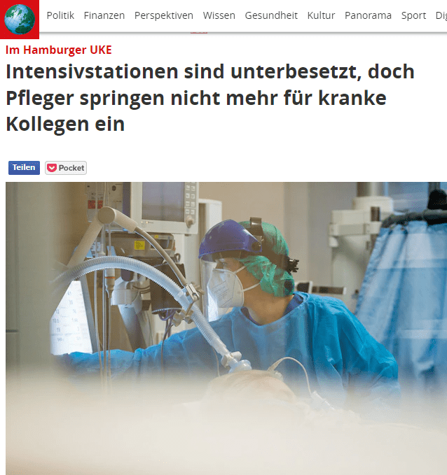 Brisante Situation im UKE: In der Nacht von Donnerstag auf Freitag fielen Intensivpflegekräfte aus, einige waren krank, andere zeigten Booster-Impfreaktionen. Darum waren insgesamt zehn Kräfte zu wenig auf den zwölf Intensivstationen, berichtet ein Mitarbeiter des Krankenhauses der MOPO, der anonym bleiben möchte.

Solche Personalausfälle haben sonst andere Pfleger und Pflegerinnen aufgefangen, die spontan an ihren freien Tagen eingesprungen sind. Doch seit dem 17. Dezember protestieren sie - und zwar noch bis Ende des Jahres. Das bedeutet: Sie springen nicht mehr ein, sondern machen nur Dienst nach Vorschrift.

Durch Personalmangel im UKE gab es „massive“ Gefährdung der Patientensicherheit
Den Angaben nach mussten auf einer der UKE-Intensivstationen in der besagten Nacht zwei Pfleger alleine neun Patienten versorgen – eine „massive“ Gefährdung der Patientensicherheit, so der UKE-Mitarbeiter. Denn gemäß dem Mindestpersonalschlüssel sollte das Verhältnis Pfleger/Patient höchstens eins zu zwei sein.

„Es belastet uns sehr“, sagt der Mitarbeiter. „Wir sind in einem moralischen Zwiespalt.“ Die Pflegenden wollen ja gerade eine bessere Versorgung der Patienten erreichen, sagt er, glauben aber, das langfristig nur so durchsetzen zu können. „Es kann doch nicht sein, dass das Gesundheitssystem darauf aufbaut, dass das Personal ständig einspringt.”

Pflegekräfte auf Intensivstationen verlangen verbindliche Entlastungsregelungen
Schon seit Monaten klagen Intensivpflegekräfte über Überlastung, die nach ihren Angaben immer mehr Pfleger und Pflegerinnen dazu bringt, die Station zu wechseln und letztlich auch die Versorgung der Patientinnen und Patienten gefährde. Sie fordern verbindliche Entlastungsregelungen und eine zuverlässigere Einhaltung des Mindestpflegeschlüssels.

Das UKE verweist auf laufende Gespräche zwischen den Beteiligten und auf Maßnahmen, die seit dem Sommer zur Entlastung bereits getroffen wurden. Seitdem wurden auch Betten auf den Intensivstationen gesperrt, weil es für ihren Betrieb nicht genug Pflegepersonal gibt.