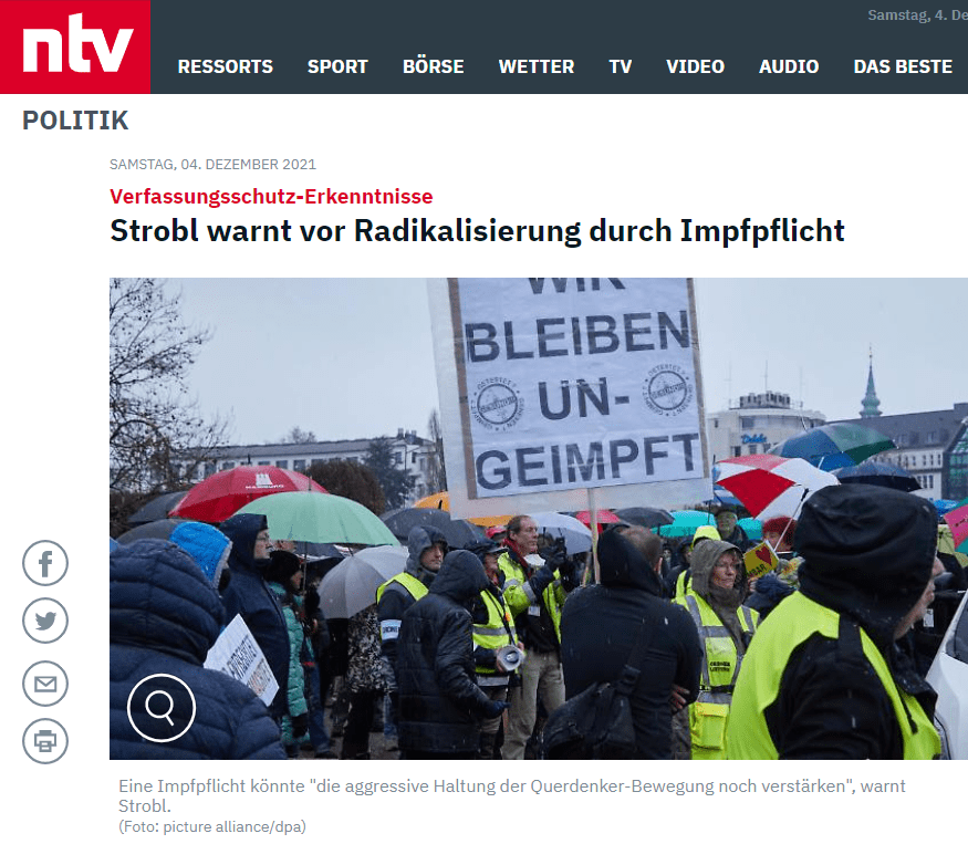 "Die Querdenken-Bewegung ist gefährlich für unsere freiheitliche Demokratie, und sie wird noch gefährlicher", sagte Strobl. "Sie meint, eine voranschreitende Diktatur zu erkennen. Sie meint, zunehmend einen delegitimen Staat zu erkennen, gegen den Widerstand gerechtfertigt sei." Im Kampf gegen Corona sei es aber richtig, eine allgemeine Impfpflicht einzuführen. "Auch wenn es eine zunehmende Radikalisierung geben sollte: Wir lassen uns von Extremisten, Verschwörungsideologen und Antisemiten nicht abhalten, das Richtige zu tun."

Zuletzt hatten sich zahlreiche Politiker für eine allgemeine Impfpflicht gegen das Coronavirus ausgesprochen. Der designierte Bundeskanzler Olaf Scholz hat angekündigt, dass darüber im Bundestag ohne Fraktionsdisziplin abgestimmt werden solle. Nach Angaben von Regierungssprecher Steffen Seibert könnte eine solche Abstimmung Anfang des Jahres stattfinden.

"Im Brustton der Überzeugung" das Gegenteil versprochen
Das Thema ist umstritten - unter anderem, weil führende Politiker eine Impfpflicht lange ausgeschlossen hatten. "Wir haben jetzt 20 Monate lang im Brustton der Überzeugung gesagt, es wird keine Impfpflicht geben", sagte der scheidende CDU-Chef Armin Laschet der "Süddeutschen Zeitung". "Und plötzlich höre ich keinen mehr, der so einen Satz wiederholt." Auf die Frage, ob er selbst als Abgeordneter im Bundestag für eine Impfpflicht stimmen werde, sagte er: "Ich habe vor der Wahl versprochen, dass es keine Impfpflicht geben wird. Deshalb muss man diese Entscheidung sorgsam treffen."

Der Chef der Ständigen Impfkommission, Thomas Mertens, äußerte sich ablehnend. "Ich persönlich bin kein Freund einer Impfpflicht. Das war ich noch nie und das werde ich auch nicht mehr werden", sagte er der "Rheinischen Post". "Es ist mir immer lieber, wenn es durch Überzeugung gelingt, die Menschen zu etwas Sinnvollem wie der Impfung zu bewegen". Es sei aber auch klar, "dass die Impfpflicht keine Sache der Wissenschaft ist, sondern der Politik".

Die stellvertretende Grünen-Bundesvorsitzende Ricarda Lang sagte dagegen, eine allgemeine Impfpflicht sei zwar ein sehr weitgehender Eingriff in die Grundrechte. "Doch wenn wir es abwägen gegen die Beschränkungen, die ansonsten immer wieder notwendig werden, wiederholte Lockdowns oder scharfe Kontaktbeschränkungen zum Beispiel, ist eine Impfpflicht die Voraussetzung, den Weg zurück in die Freiheit zu beschreiten", sagte sie der "Passauer Neuen Presse".

Ethikrat um Stellungnahme gebeten

Der scheidende Kanzleramtschef Helge Braun argumentierte, man habe in der Pandemie immer wieder dazulernen müssen. "Eine Impfpflicht kann zu weiteren gesellschaftlichen Spaltungen führen, wie wir sie jetzt schon erlebt haben. Aber eine nicht enden wollende Pandemie führt auch zur Spaltung der Gesellschaft", sagte der CDU-Politiker der "Neuen Osnabrücker Zeitung". Braun - der für den CDU-Vorsitz kandidiert - forderte aber: "Es sollte keine Ad-hoc-Entscheidung werden, sondern von möglichst vielen Menschen akzeptiert und mitgetragen werden." Deshalb halte er es für richtig, dass die Bundesregierung den Ethikrat bitte, eine abgewogene Stellungnahme abzugeben.

Hintergrund der Debatte ist unter anderem die dramatische Entwicklung der vierten Corona-Welle in Deutschland. Um diese zu brechen, haben Bund und Länder sich in dieser Woche auf bundesweit deutlich schärfere Vorgaben und Einschränkungen geeinigt. Diese reichen von erheblichen Kontaktbeschränkungen für Ungeimpfte und Nicht-Genesene bis hin zu 2G-Regelungen für den Besuch von Restaurants, Kinos, Theatern und anderen Freizeiteinrichtungen - also Zugang nur für Geimpfte und Genesene. An diesem Samstag treten etwa in Rheinland-Pfalz und in Baden-Württemberg striktere Regeln in Kraft.